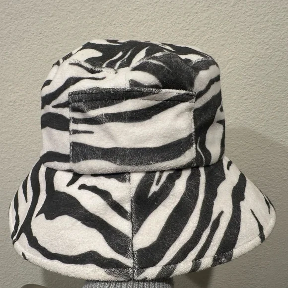 Lack of Color Terry Wave Bucket Hat in Zebra Size Small/Medium 56cm - Picture 2 of 4